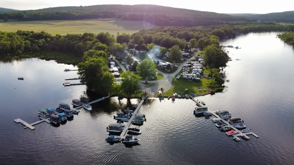 camping avec lac navigable près de Victoriaville